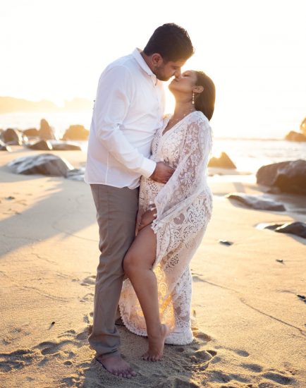 Pregnant couple in Big Sur