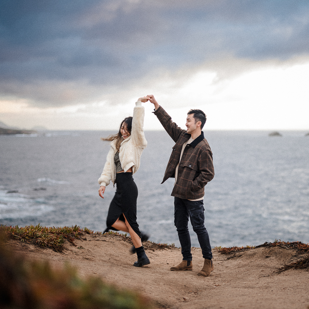 proposal photoshoot by the beach